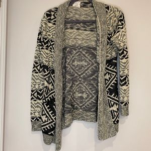 •2/$30• Hippie Rose Black, Gray, & Off-White Boho Aztec Pattern Cardigan